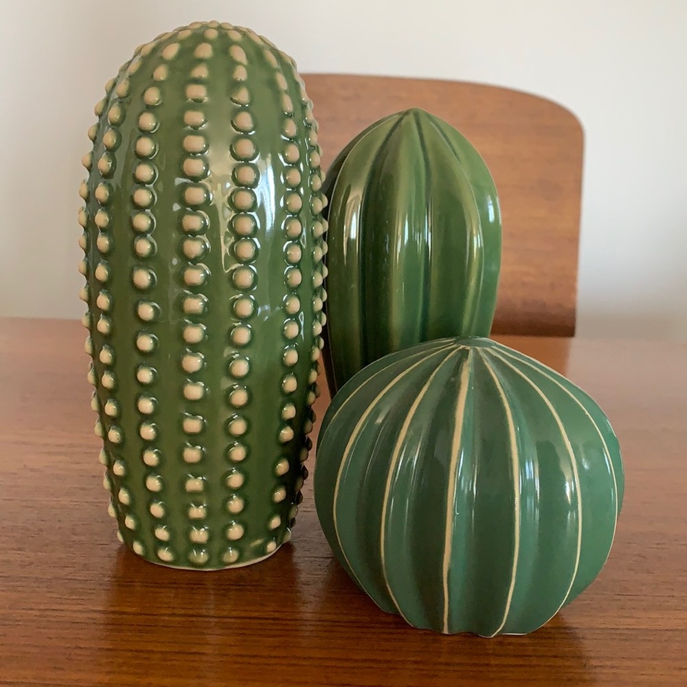 Ceramic cactuses